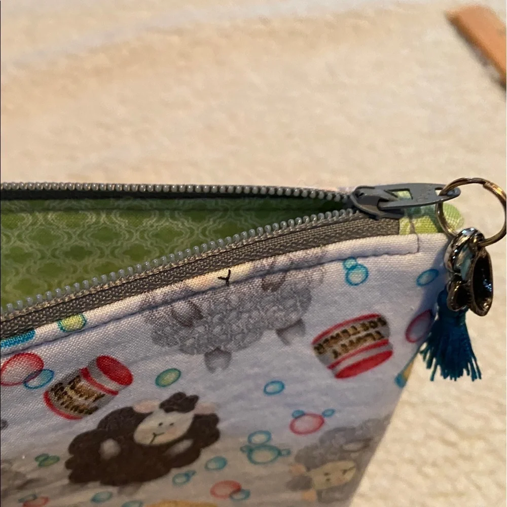 Cute storage/makeup bag!